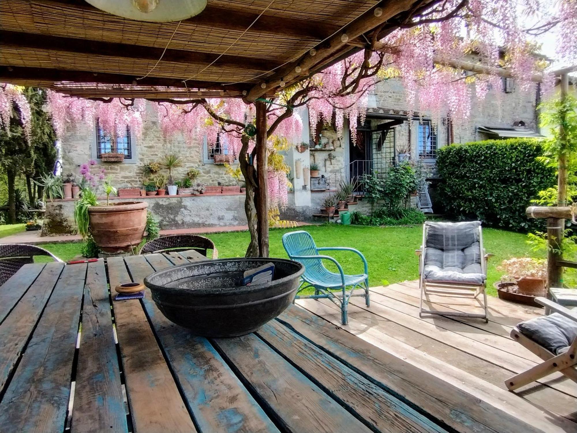 Tuscan Hills - Stonehouse, Garden & Pool Виккьо Экстерьер фото