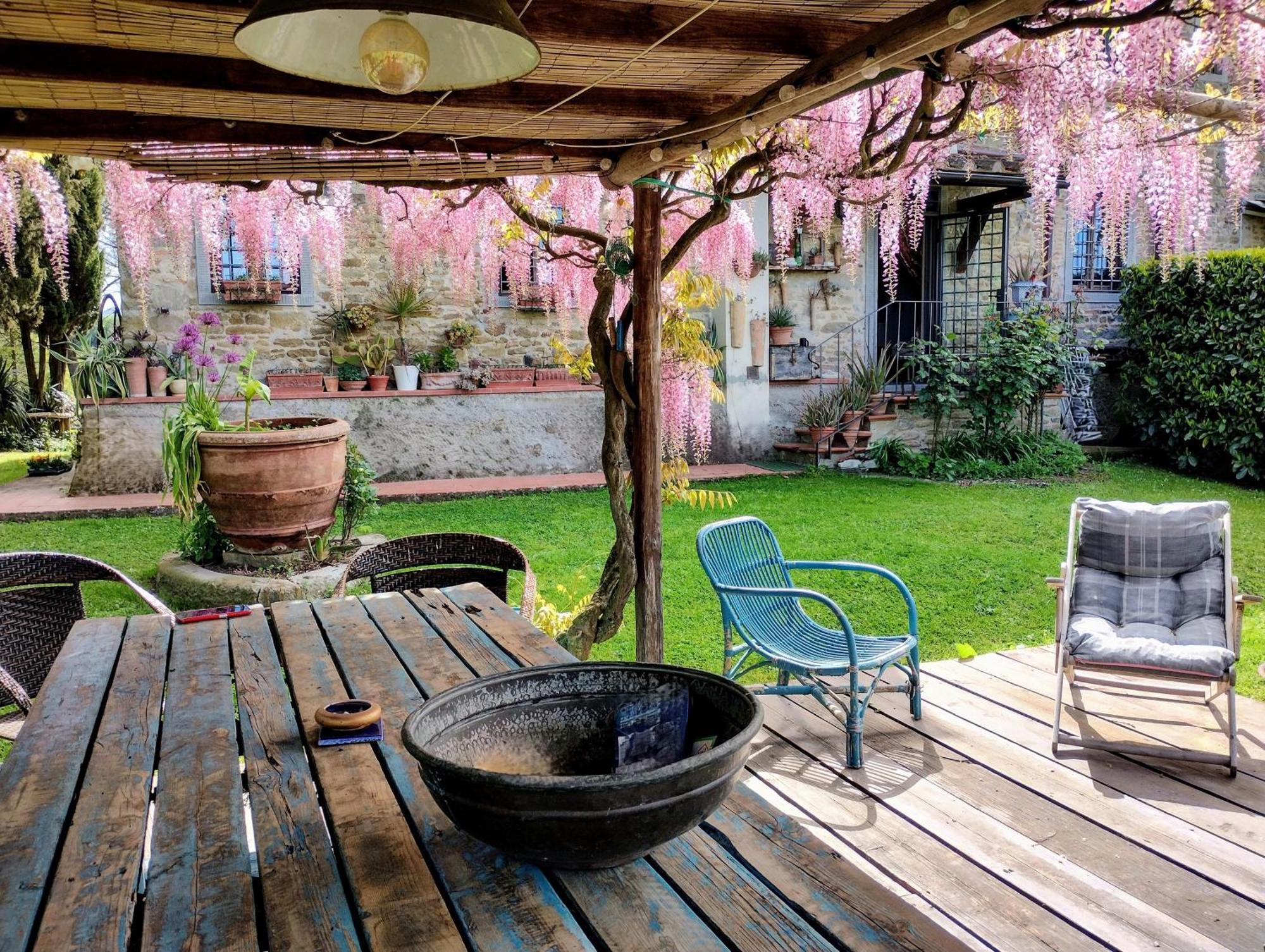 Tuscan Hills - Stonehouse, Garden & Pool Виккьо Экстерьер фото